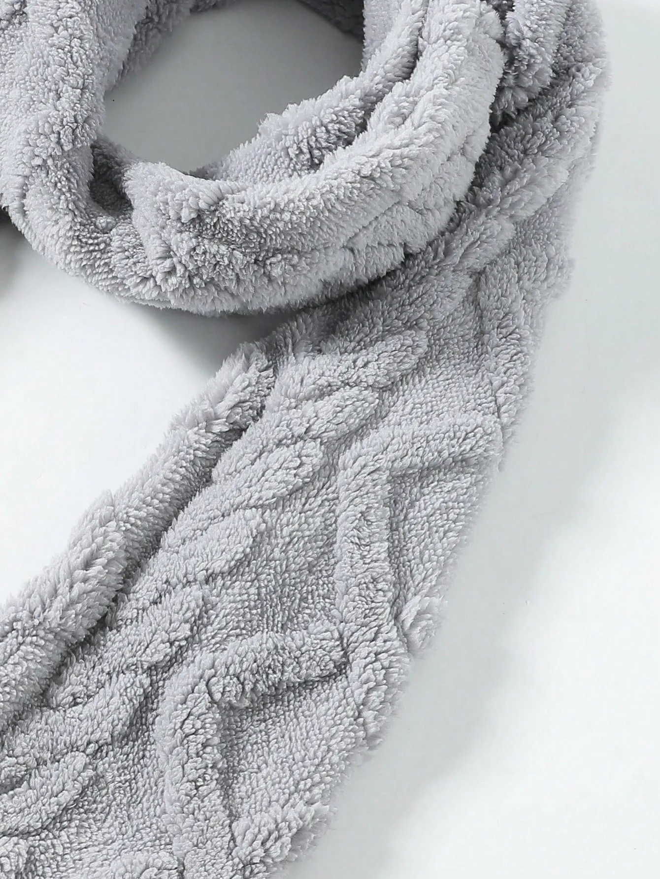 1pc Embossed Plush Scarf