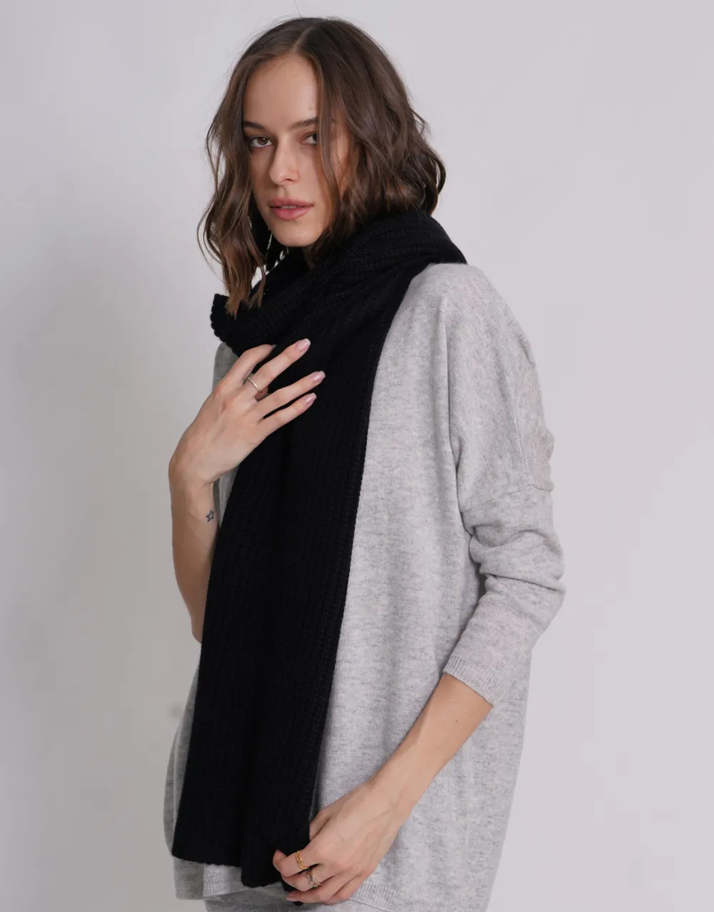 Bomber Scarf in Black