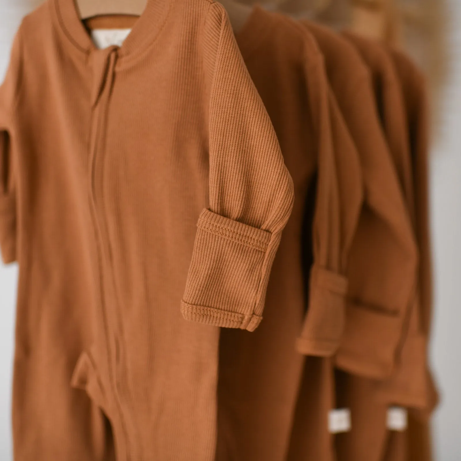 DESERT BRONZE rib organic cotton zipsuit