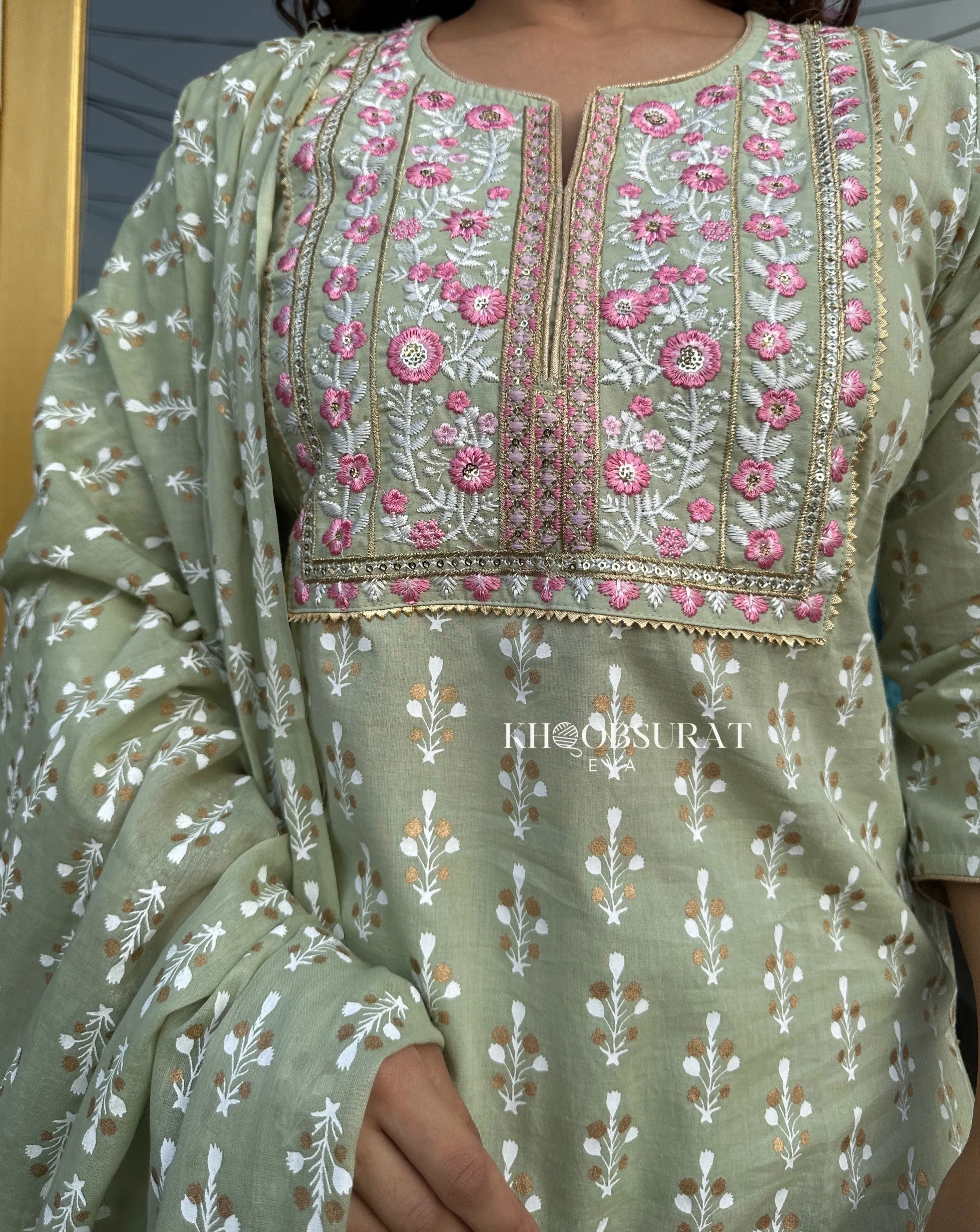 HAMSIKA GREEN EMBROIDERY KURTA SUIT SET