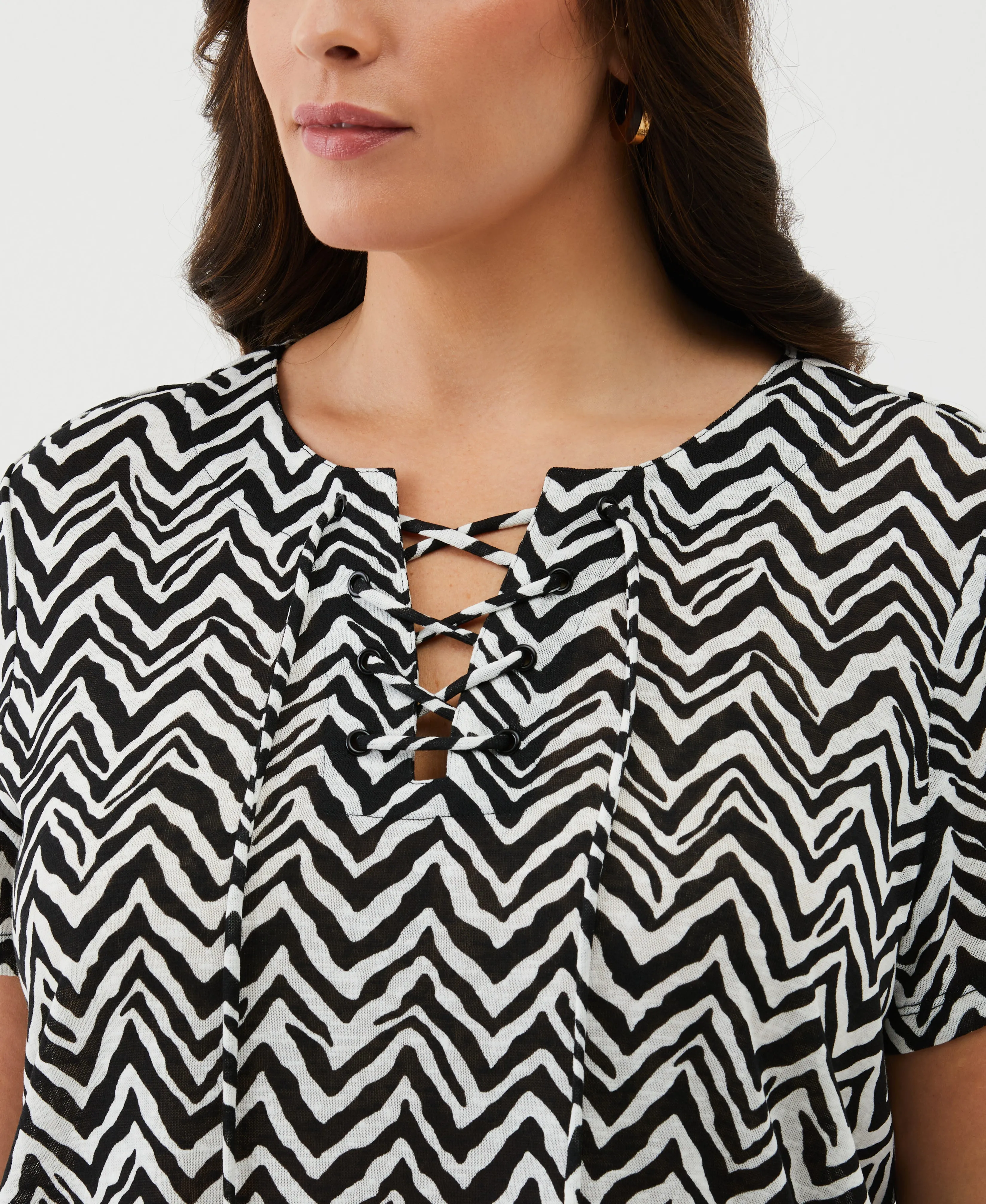 Plus Size Chevron Print Lace-Up Tee