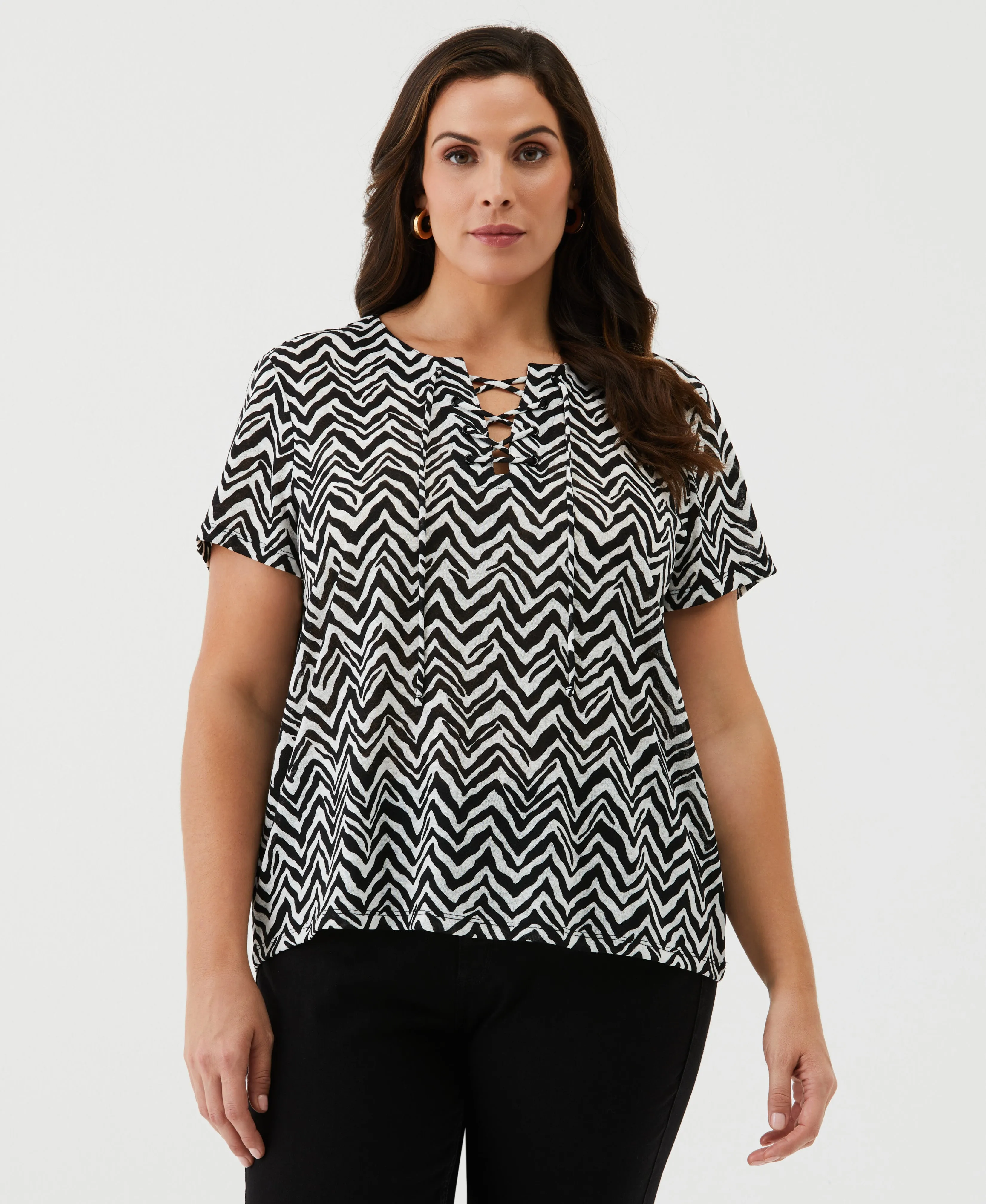 Plus Size Chevron Print Lace-Up Tee