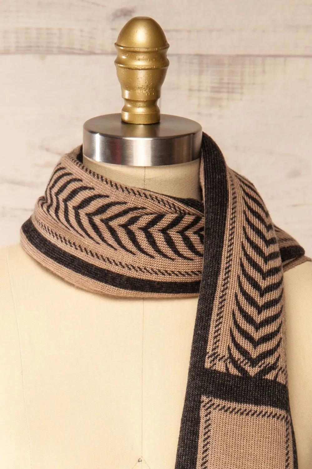 Ratchasima | Patterned Black & Beige Square Scarf