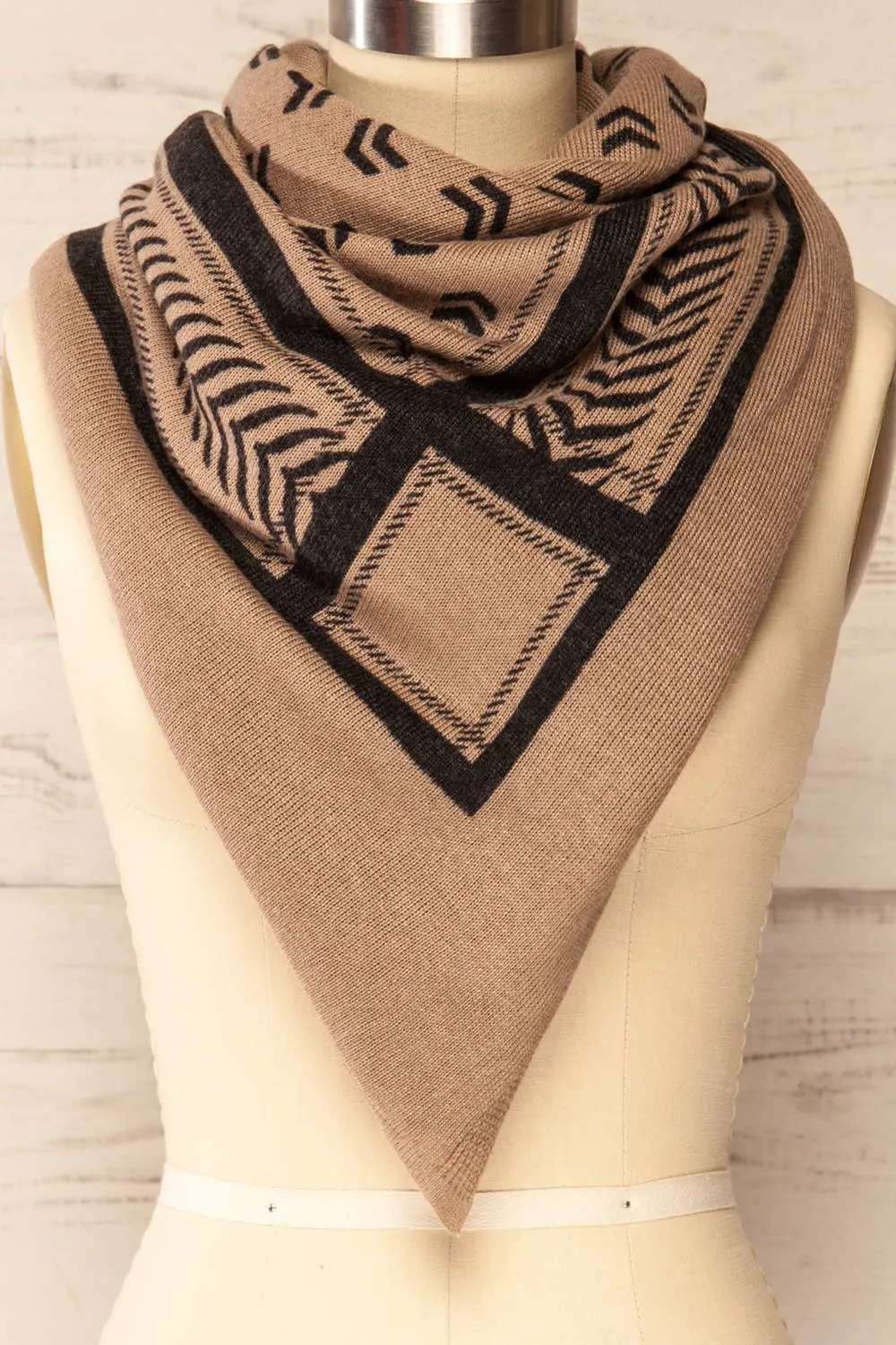 Ratchasima | Patterned Black & Beige Square Scarf