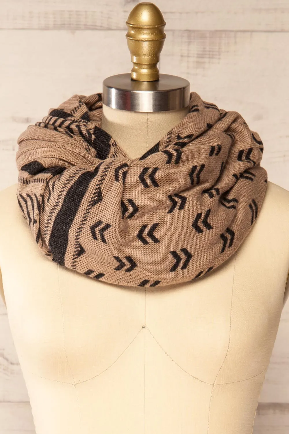 Ratchasima | Patterned Black & Beige Square Scarf