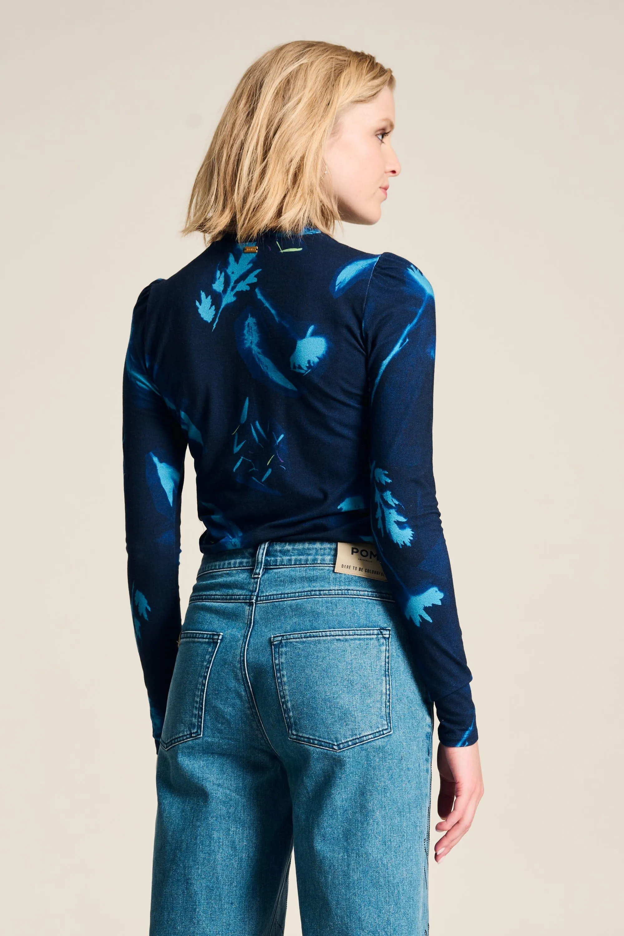 TURTLENECK - Feathers and Florals